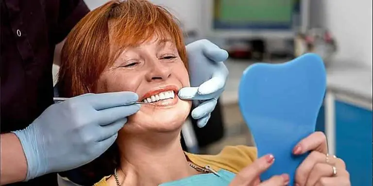 Women-with-Dentures